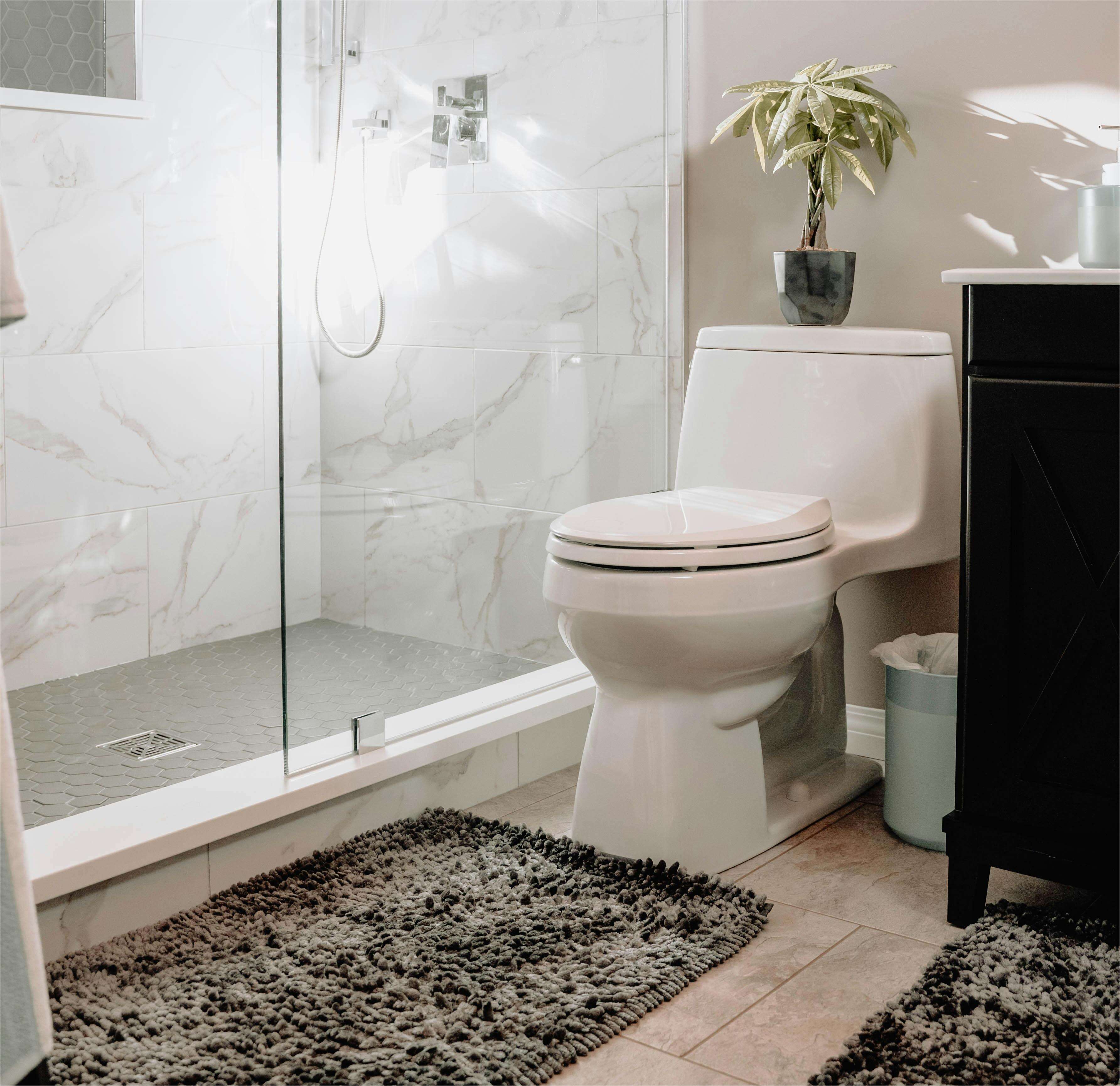 What is the Best Bath Mat Material?