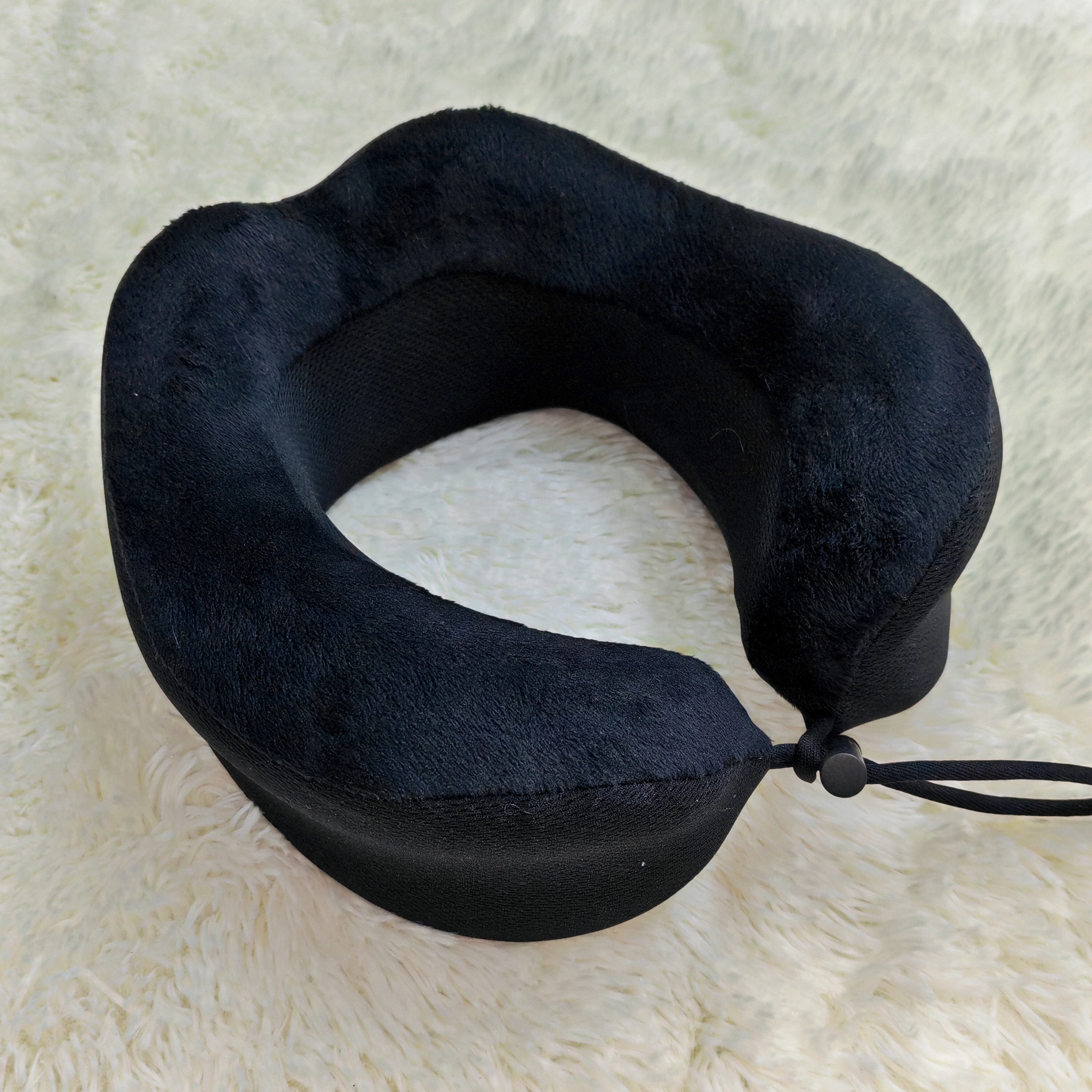 Soft Rebound Memory Foam Neck Travel Pillow  details