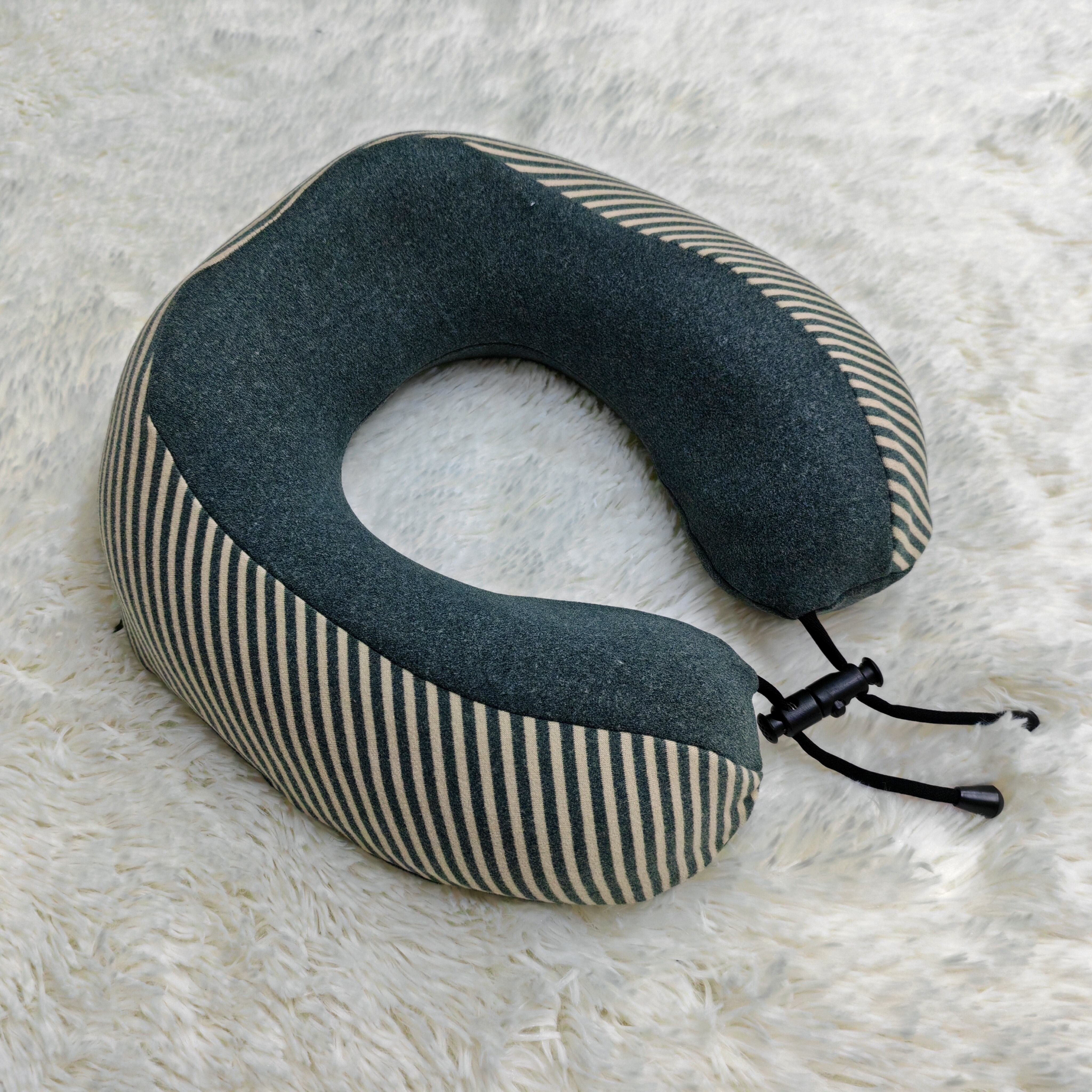 Comfortable Removable Memory Foam Neck Pillow with Eye Mask