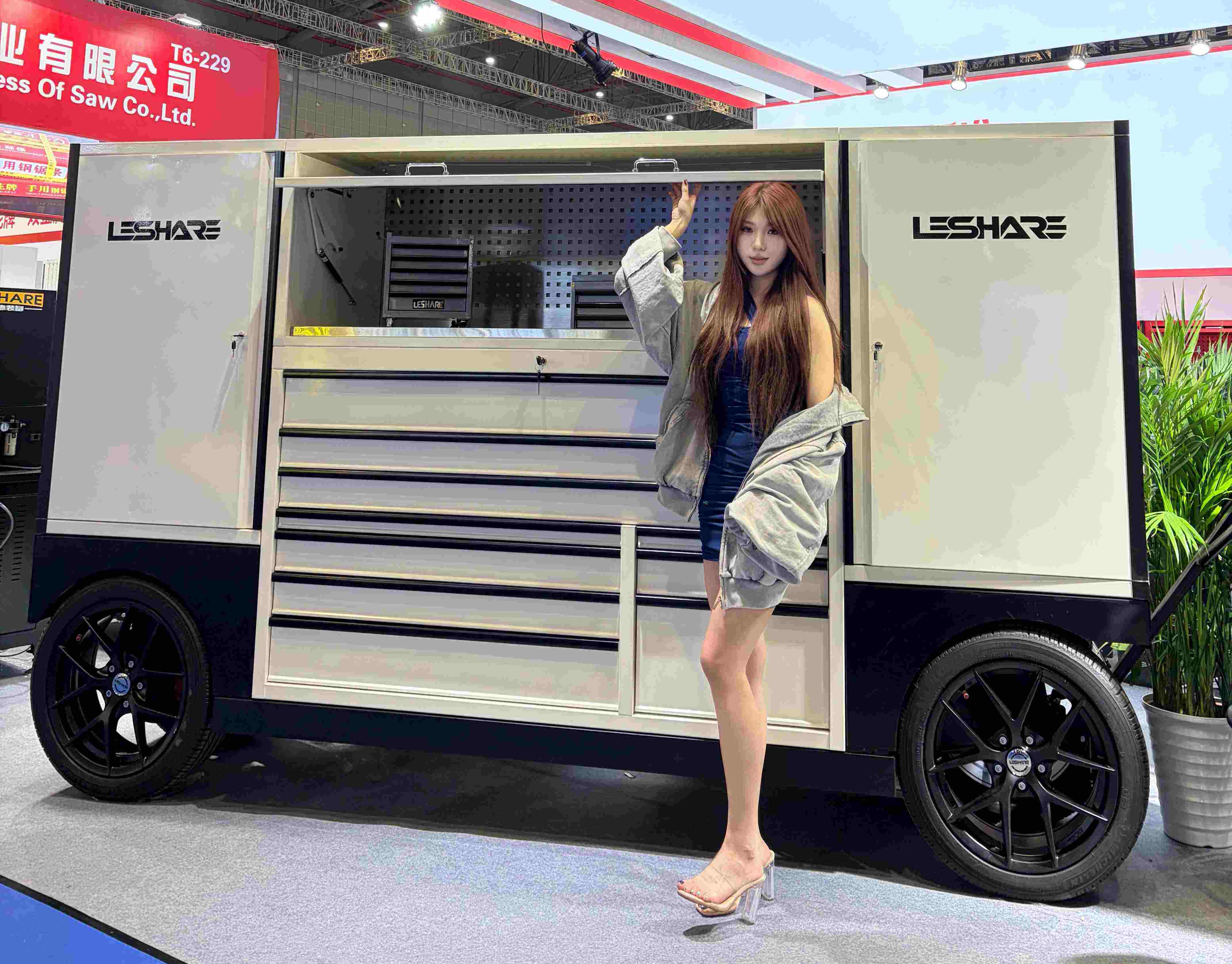 Lingxian Technology Shines at China International Hardware Fair-2