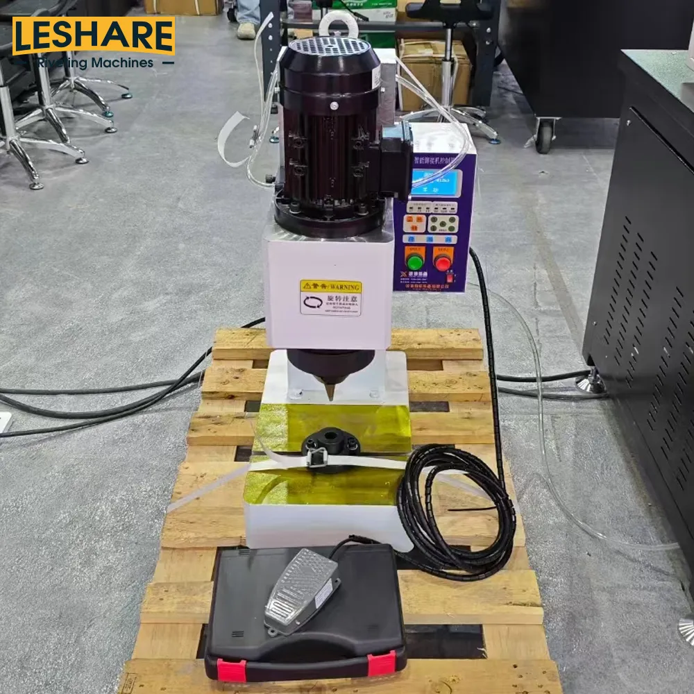 W jaki sposób maszyny do klejenia promieniowego integrują się z nowoczesnymi systemami produkcyjnymi?