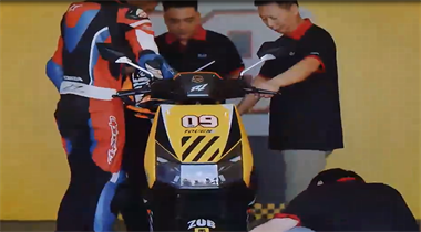 Chairman of zuboo Tests Zuboo motorcycle at Hangzhou Karting Track