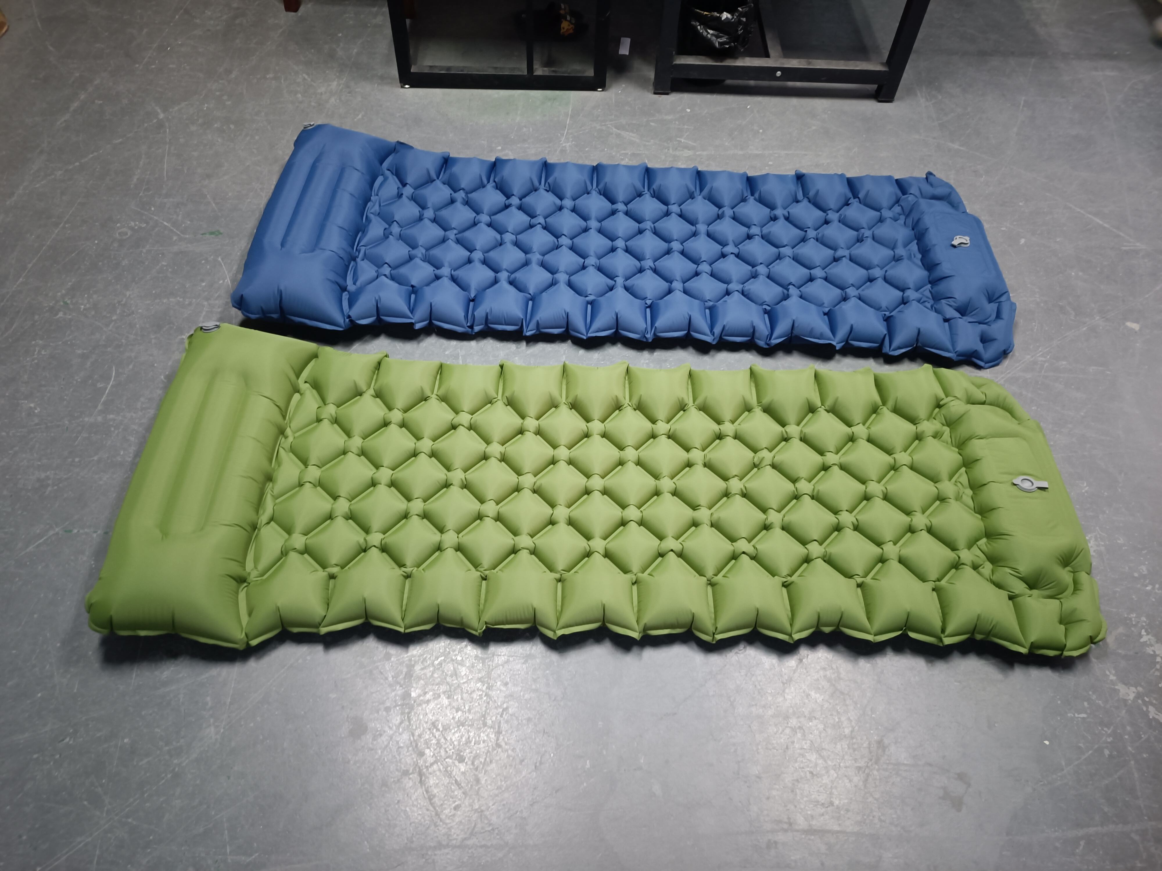 Quadrilateral Wide and Thick Inflatable Mattress manufacture