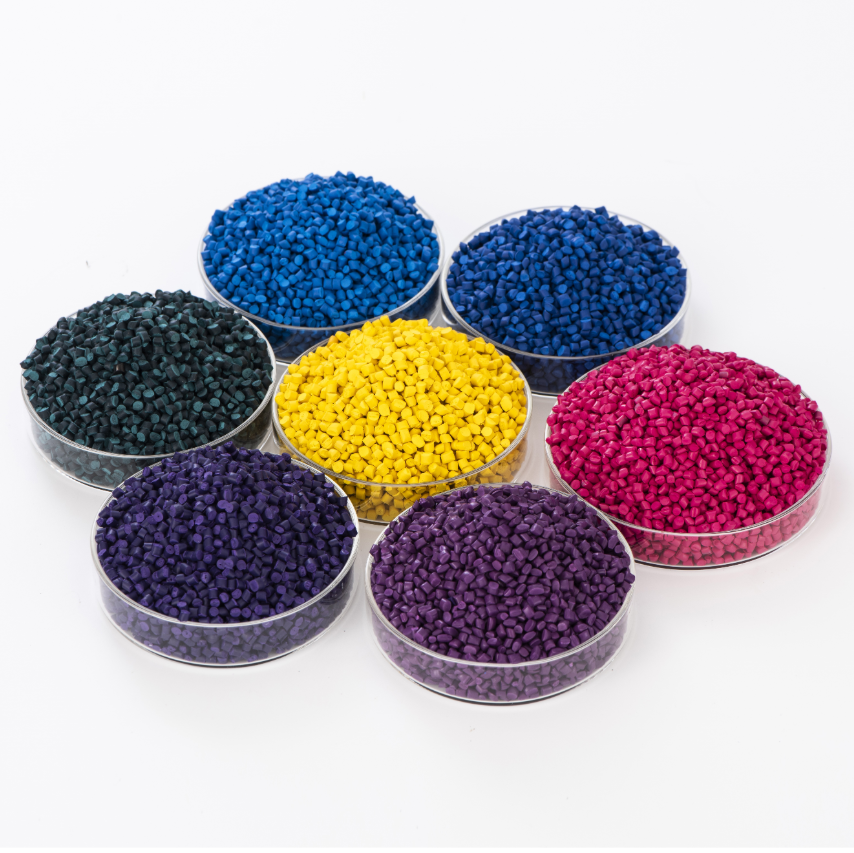 Come il Masterbatch Aiuta a Ottenere un Colore Costante nei Prodotti in Plastica