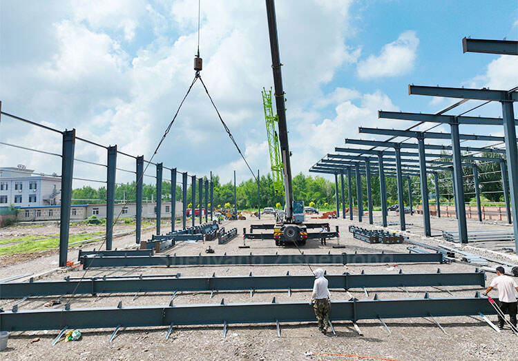 How do steel warehouses ensure fast construction?