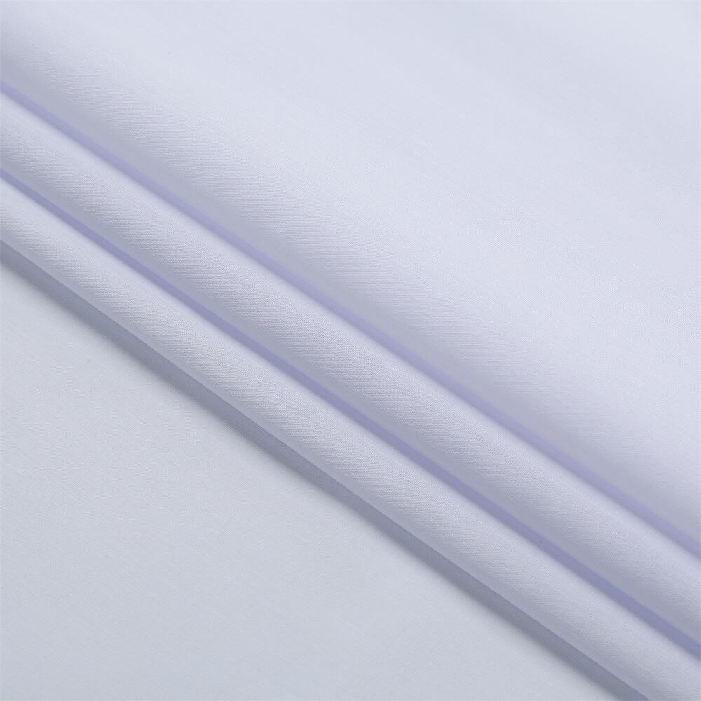 Tissu en polyester-coton pour chemises décontractées — Tissu doux en polyester-coton de 100/110 g/m²
