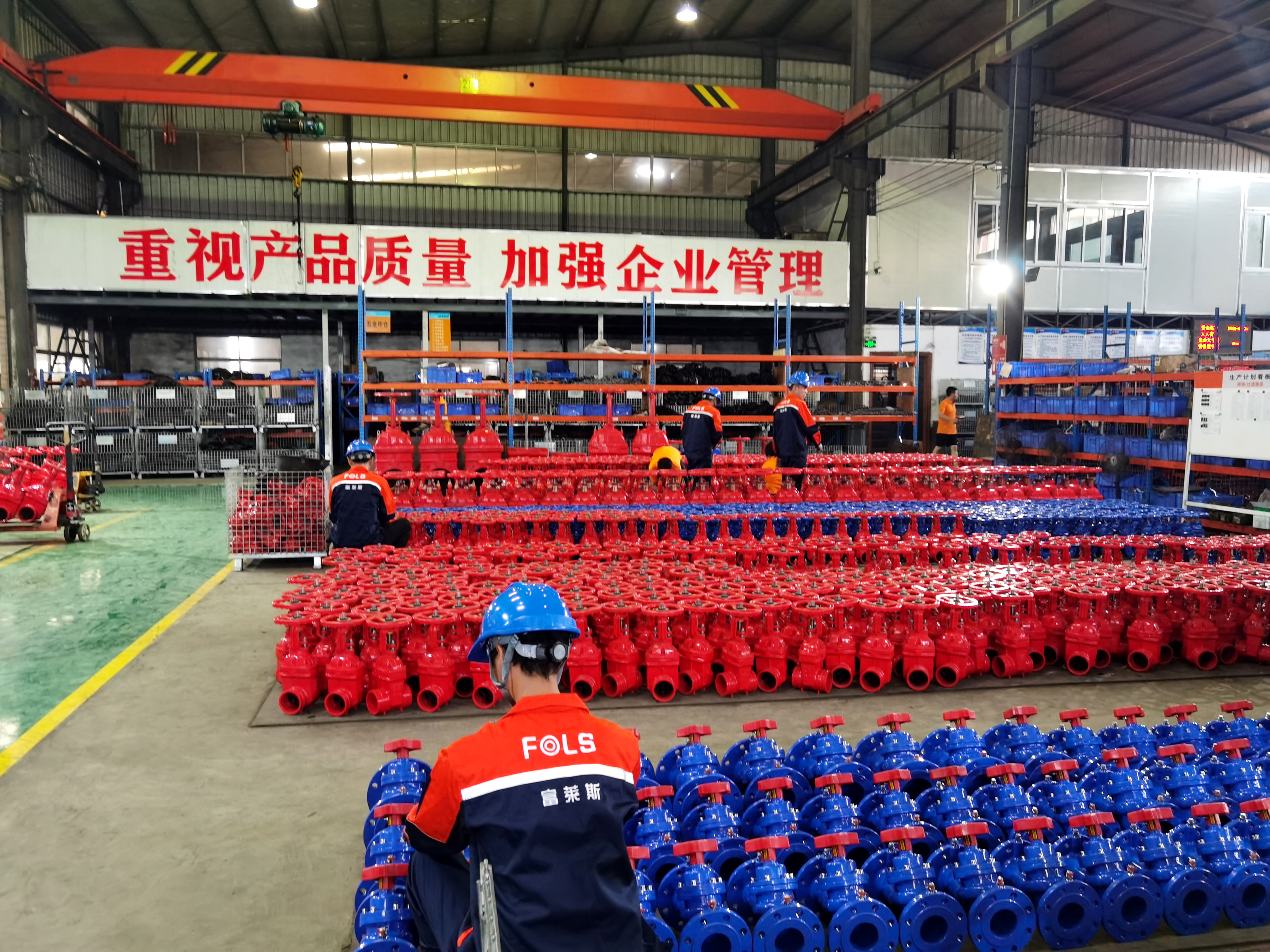 Which manual valves are easy to operate for small pipeline systems?