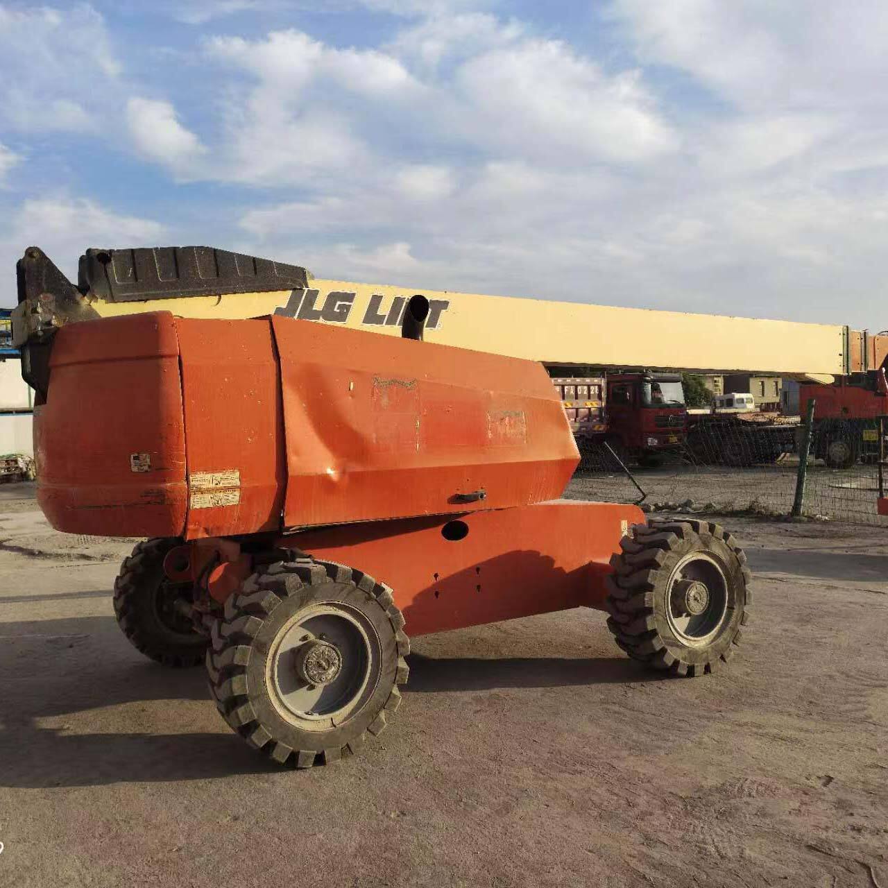 2017 JLG 660SJ-5332 Boom Lifts