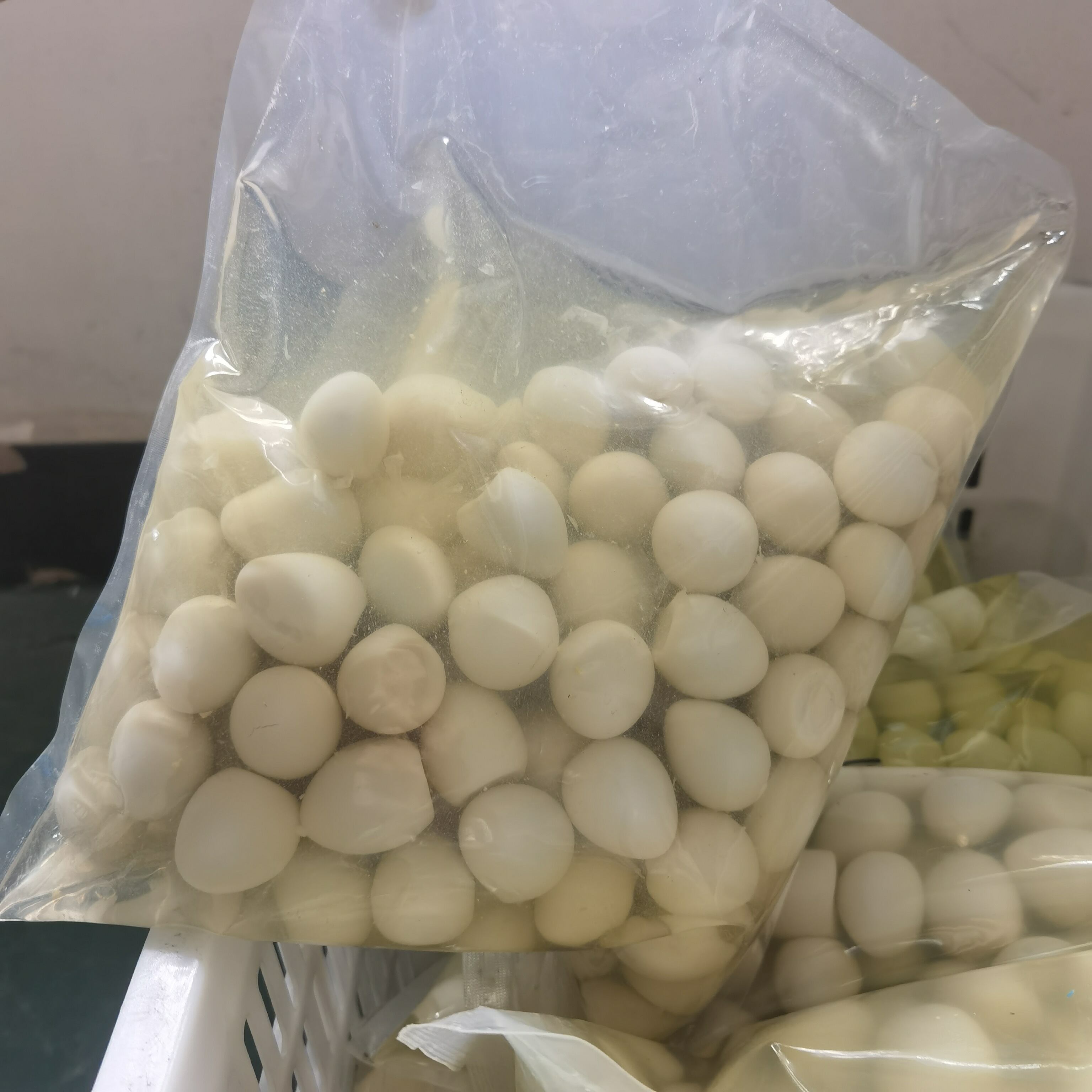 30 quail eggs per bag