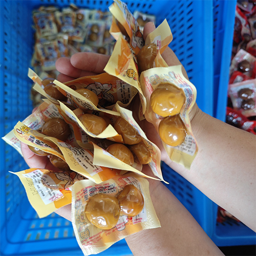 Two quail eggs baked with salt