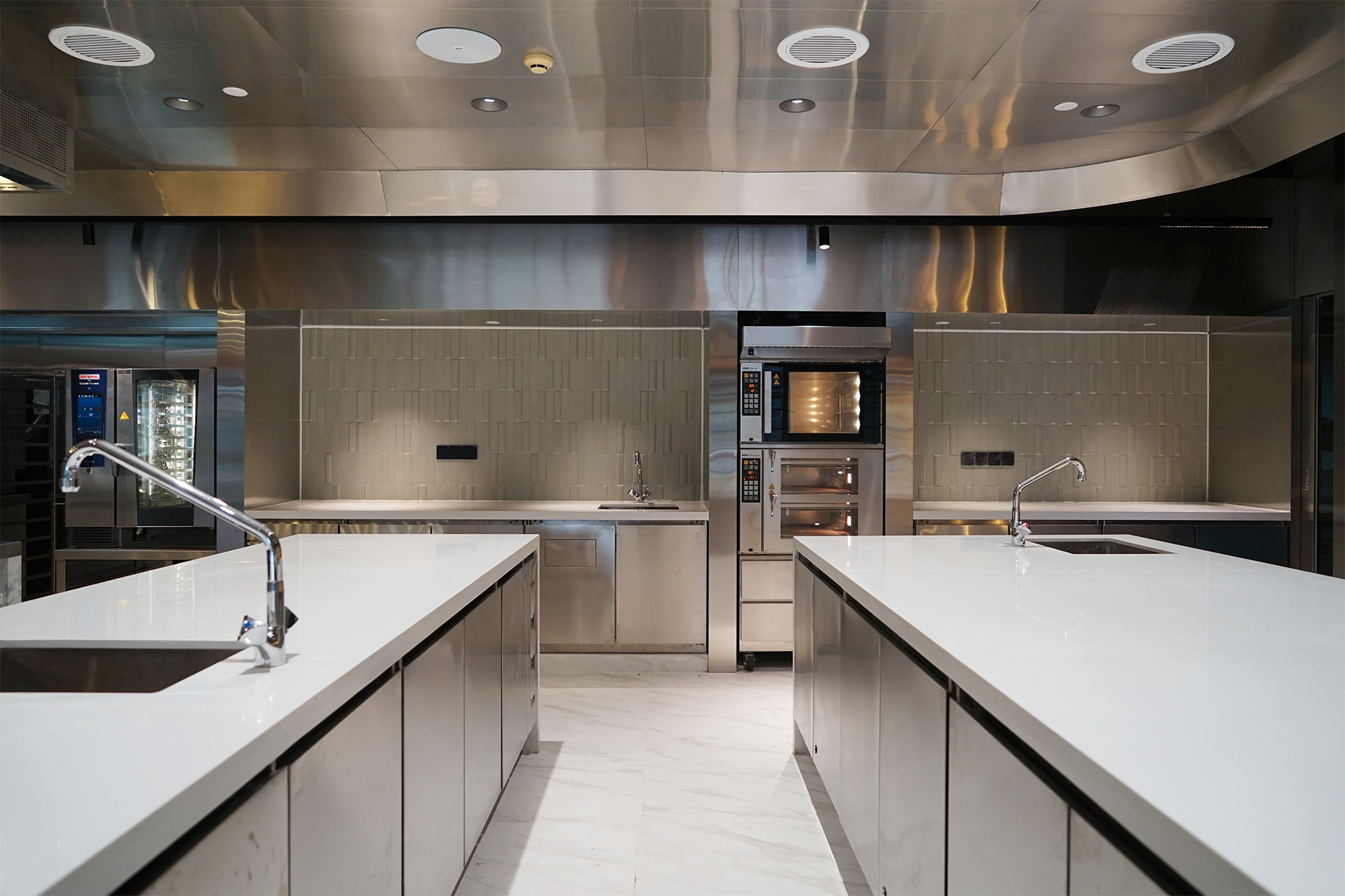 marble Top workbench in shinelong kitchen