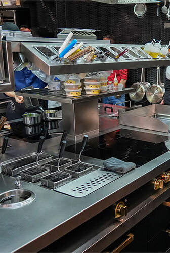 Progettazione Ergonomica dei Mobili da Cucina per Migliorare la Produttività del Personale