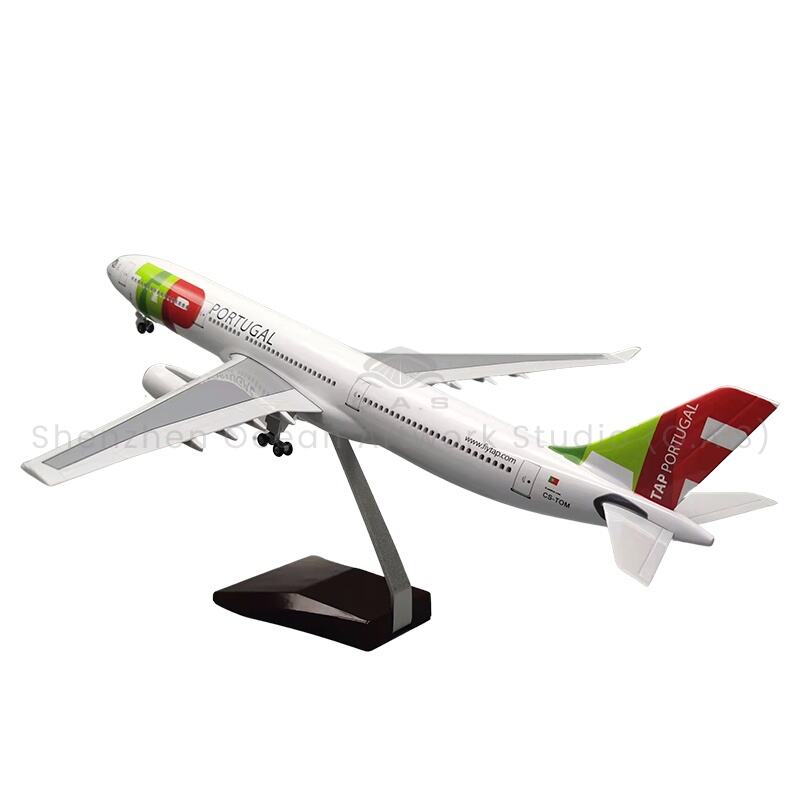 【L】LED ABS Resin Airplane Model Airbus 330 Air Portugal Size 47cm Scale 1:135 with LED Light and Landing Gear