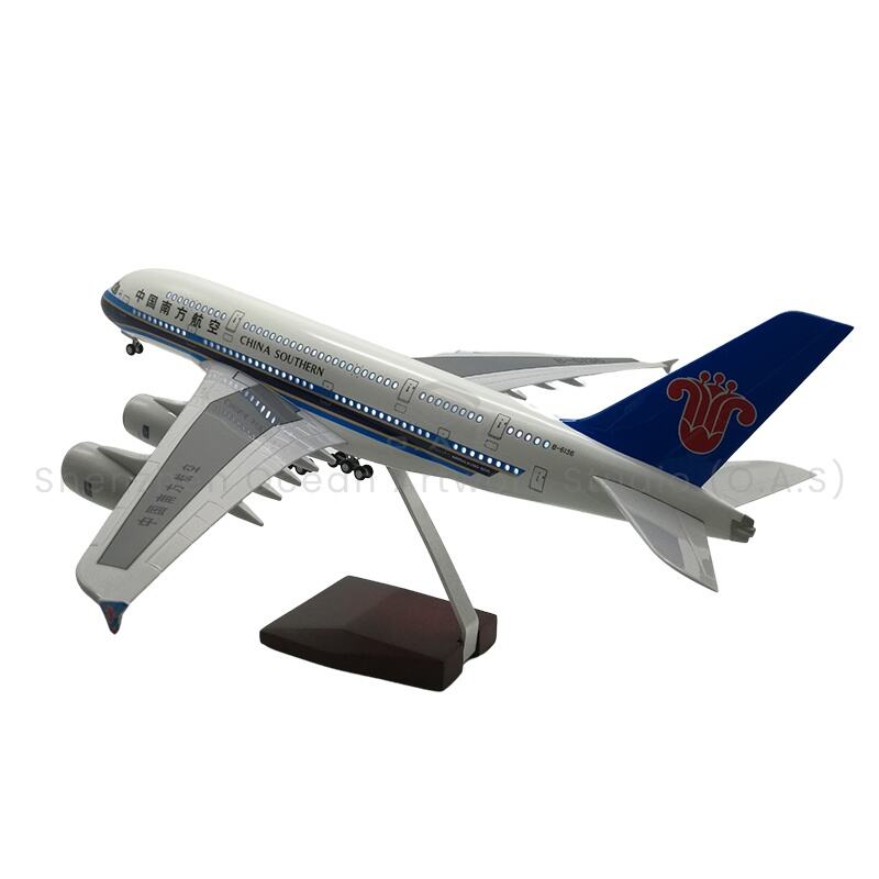 【L】LED ABS Resin Airplane Model Airbus 380 China Southern Airlines Size 46cm Scale 1/160 with LED Light and Landing Gear
