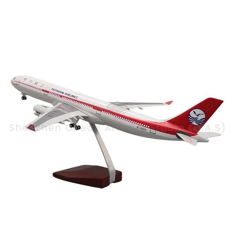 【L】LED ABS Resin Airplane Model Airbus 330 Sichuan Airlines Size 47cm Scale 1:135 with LED Light and Landing Gear