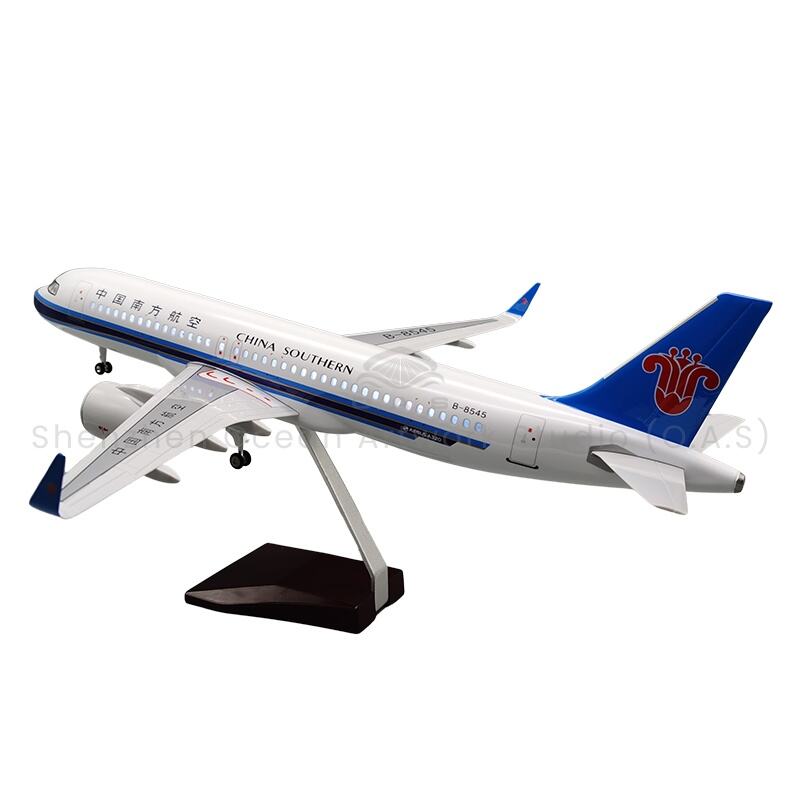 【L】LED ABS Resin Airplane Model Airbus A320 China Southern Airlines Size 47cm Scale 1/80 with LED Light and Landing Gear