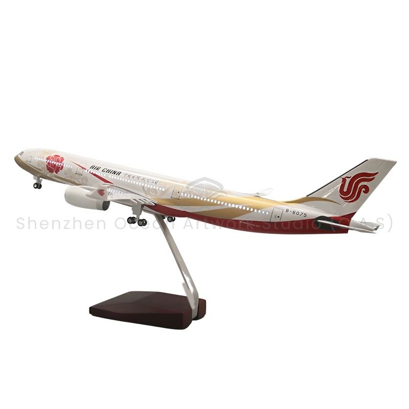 【L】LED ABS Resin Airplane Model Airbus A330 Air China Size 47cm Scale 1:125 with LED Light and Landing Gear