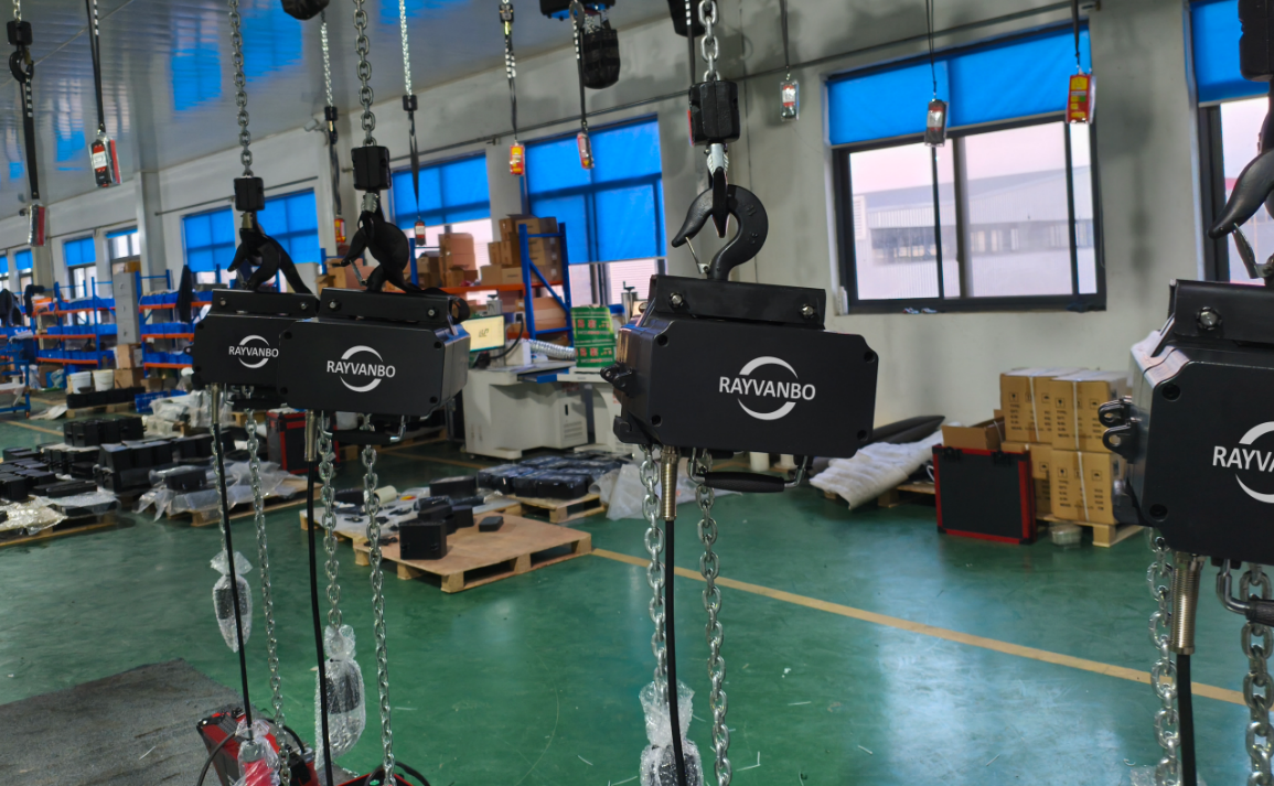 Rayvanbo 4 Sets Electric Stage hoist to Iraq Customer