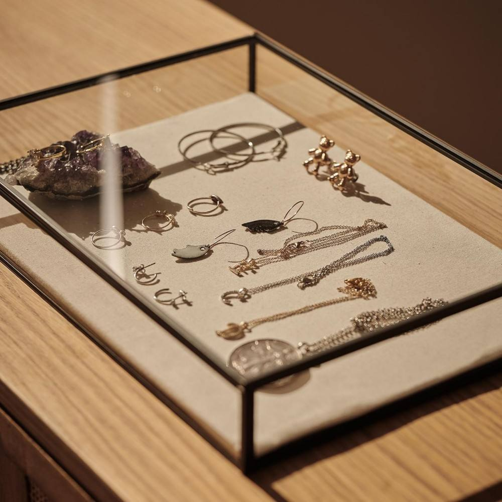 Que rechercher dans un organiseur à bijoux en acrylique de haute qualité