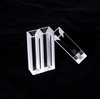 最適な分光光度計性能のための正しいUVキュベットの選び方