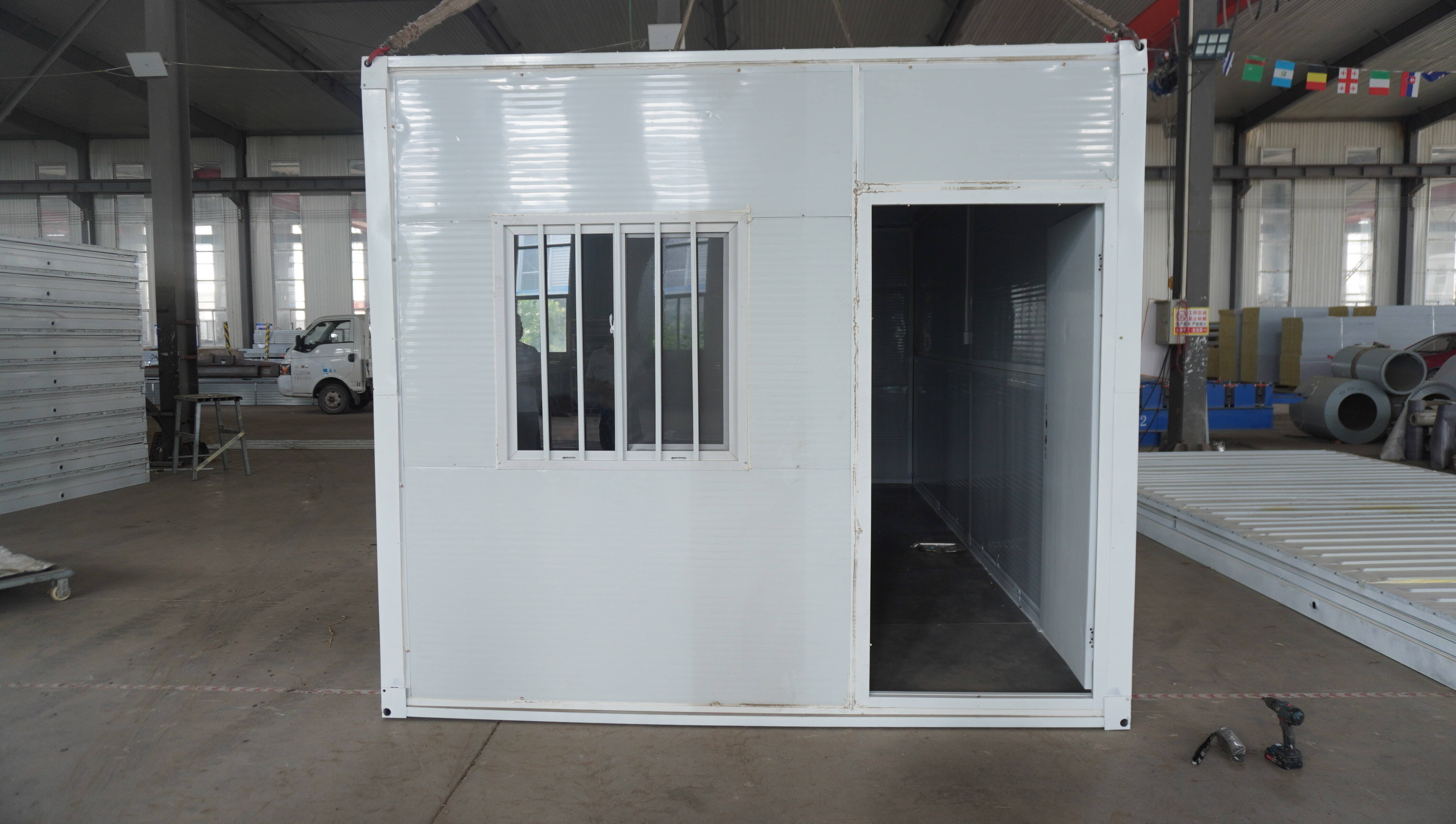 Prefabricated Fast-Folding Portable 20ft Mobile Container House With Fast Shipping