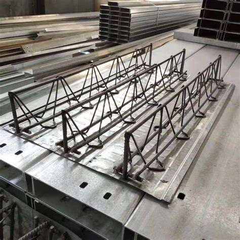 Pouring Reinforced Truss Steel Bars of Floor Support Plate. 70/90 Truss Beam Slab and Deck Plate.