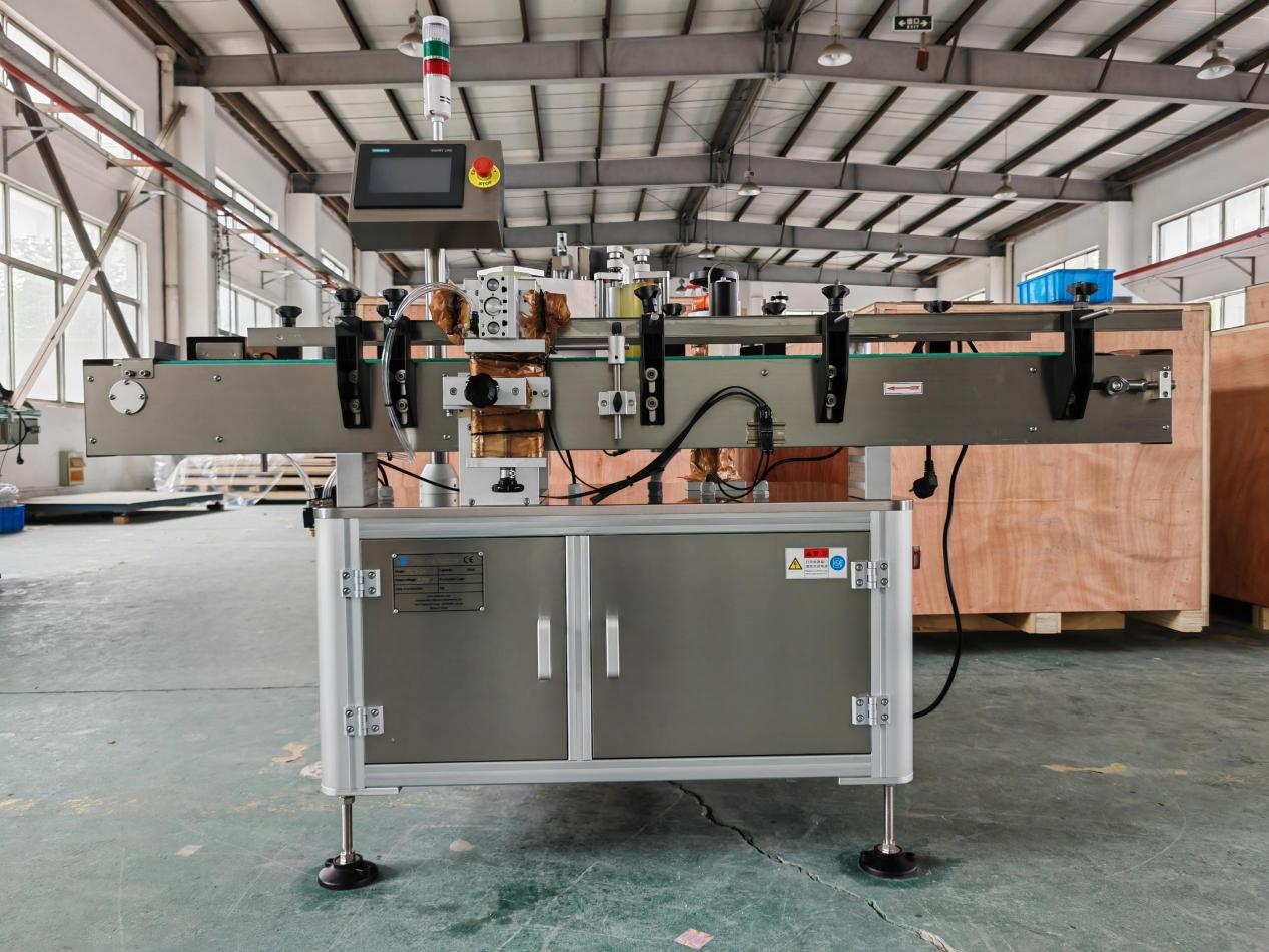 Exciting Shipment: Greek-Spec Round Bottle Single-Point Labeling Machine on Its Way!