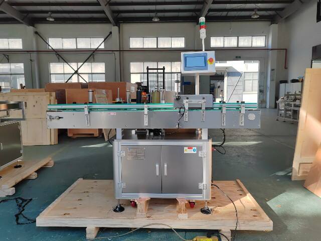 One Vertical Round Bottle Labeling Machine with Turntable Shipped to Sweden on November 18, 2025