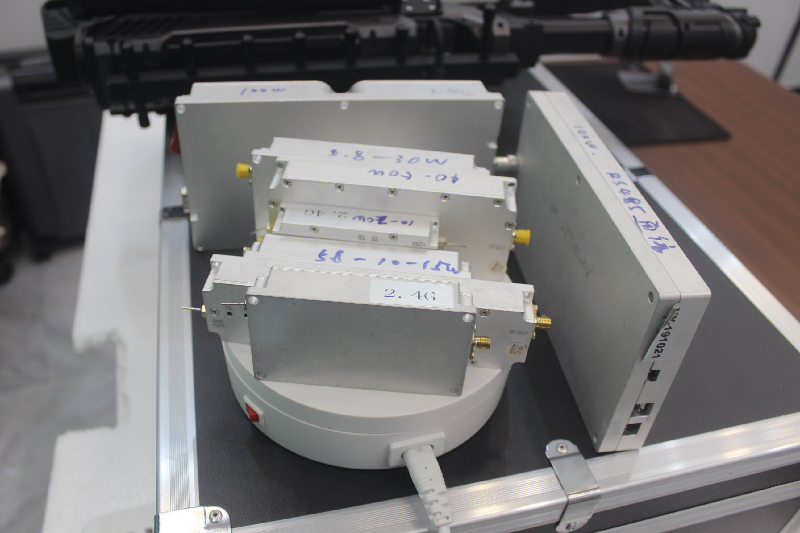 التوصل العالمي مع الخبرة المحلية