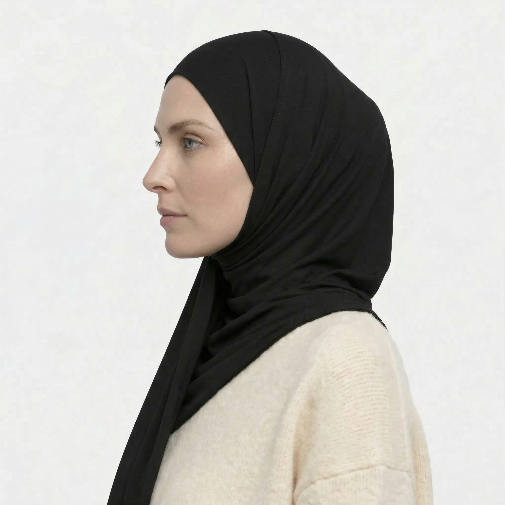 How does hijab fabric weight affect breathability and wearability in different environments