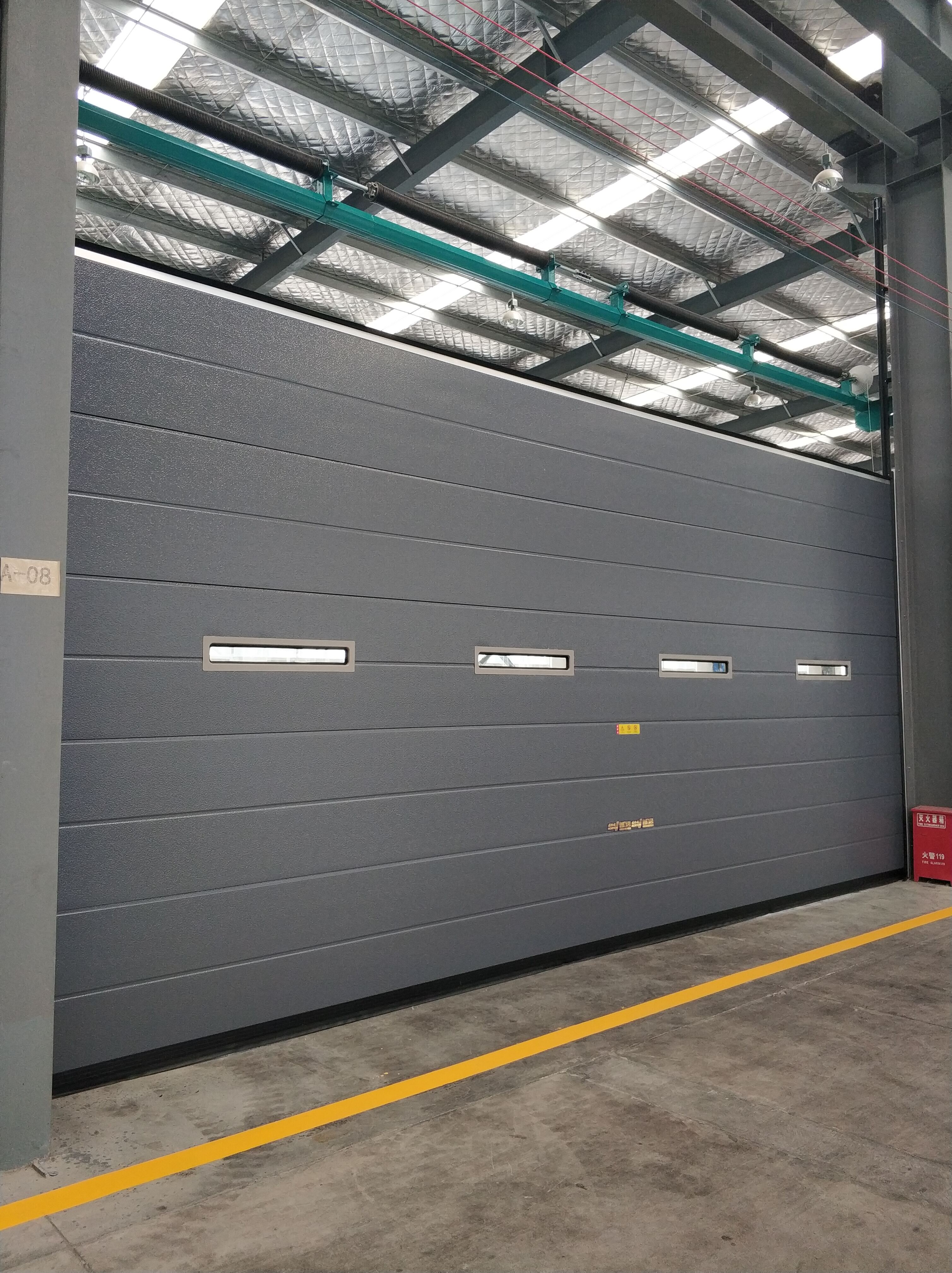 Factory direct European and American quality Vertical Lift Commercial Industrial Sectional Door