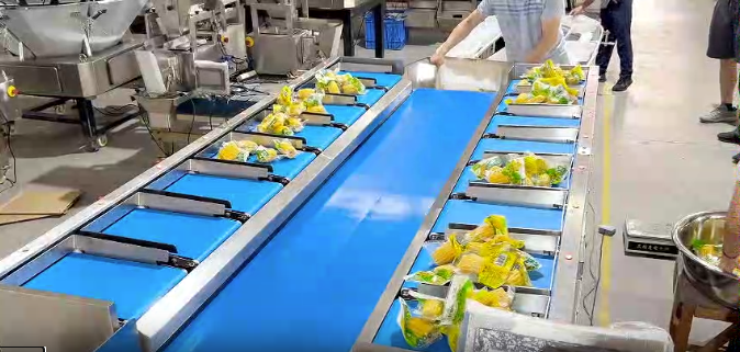 Weighs 5500g of Corn