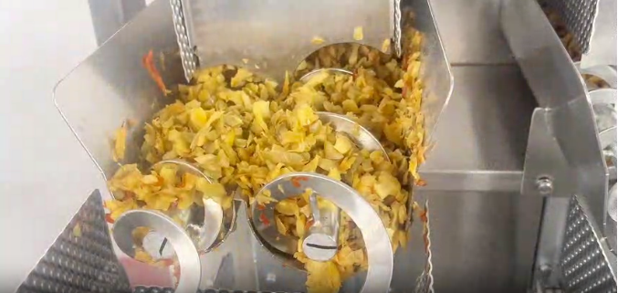 Weigh 100g of Pickled Mustard Tuber