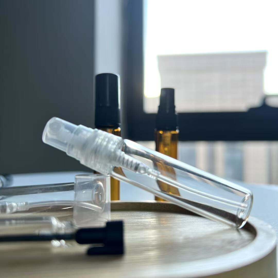 Le nostre bottigliette per profumo portatili presentano un design elegante e moderno che appella una vasta gamma di clienti.