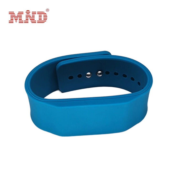 Bracciale NFC: un piccolo dettaglio della vita intelligente