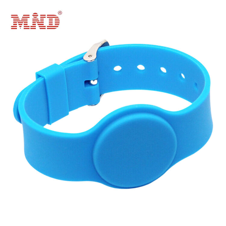 MW1B12 RFID Silicone Bands 13.56 mhz RFID Wristband