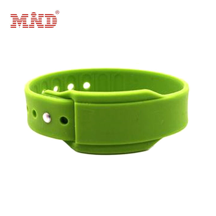 MW1B18 NFC Silicone Wristbands with Pocket for RFID Tag