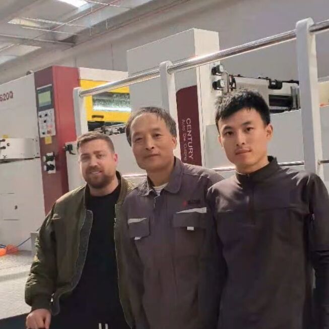 MWZ1620QK flatbed die-cutting machine successfully ran a trial run in Italy