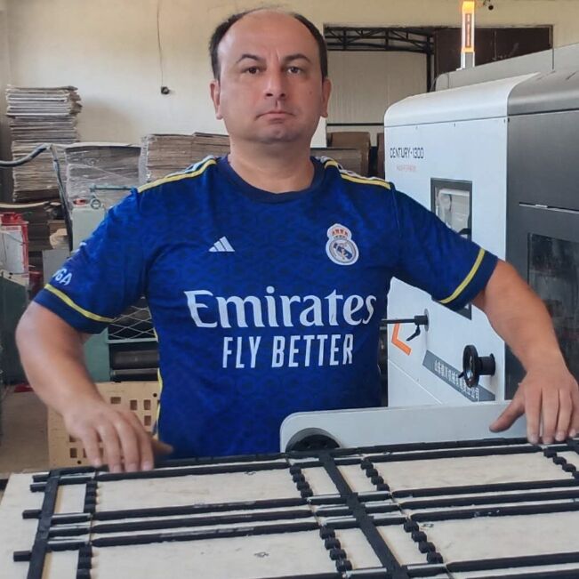 Semi-automatic MWB1300 flatbed die-cutting  machine successfully ran on trial in Macedonia