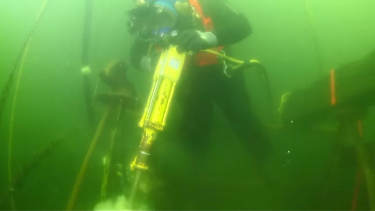 Underwater Hydraulic Tools: How Do They Function in Submarine Operations?