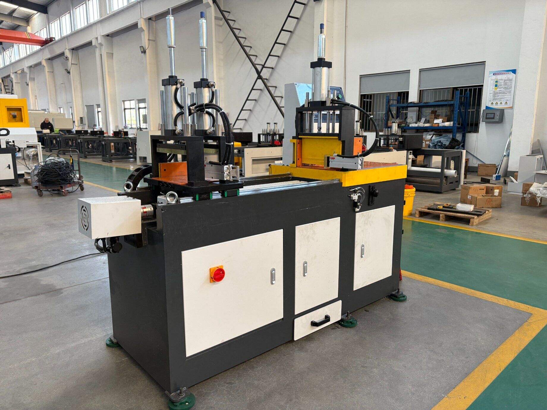 자동차용 알루미늄 부품의 고효율 대량 생산? 올바른 알루미늄 절단 기계를 선택하는 것이 핵심입니다.