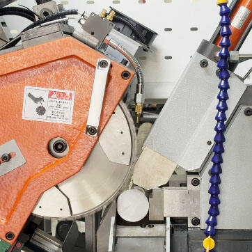 Warum eine Kaltkreissäge für die Produktion wählen? Die Kernvorteile der Verarbeitung von Autositz-/Auspuffrohren enthüllt