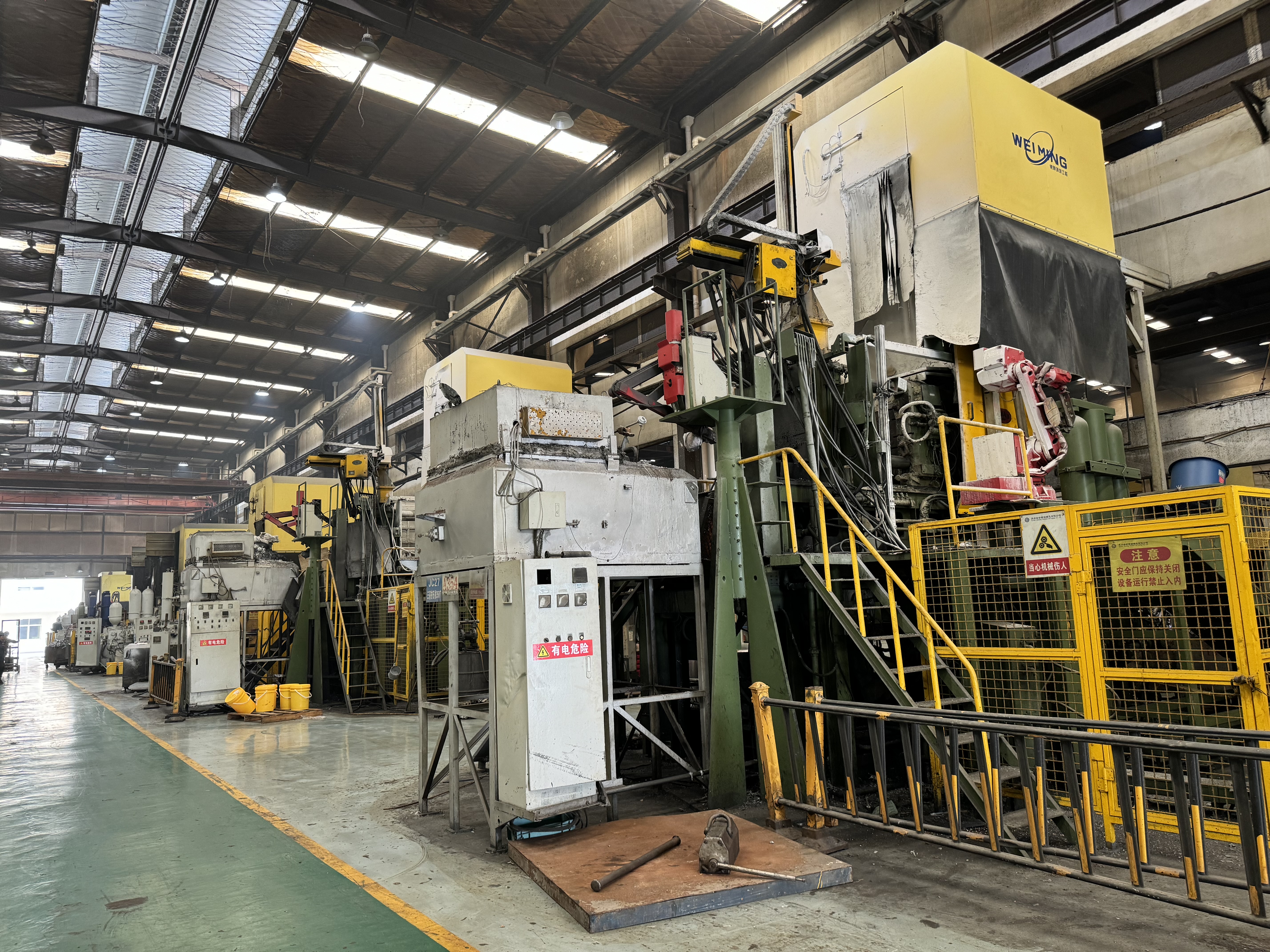 Multi-size aluminium alloy die casting products custom production —— from 180T ~ 4000T die casting machines are available, the production of high-quality aluminium alloy die casting products