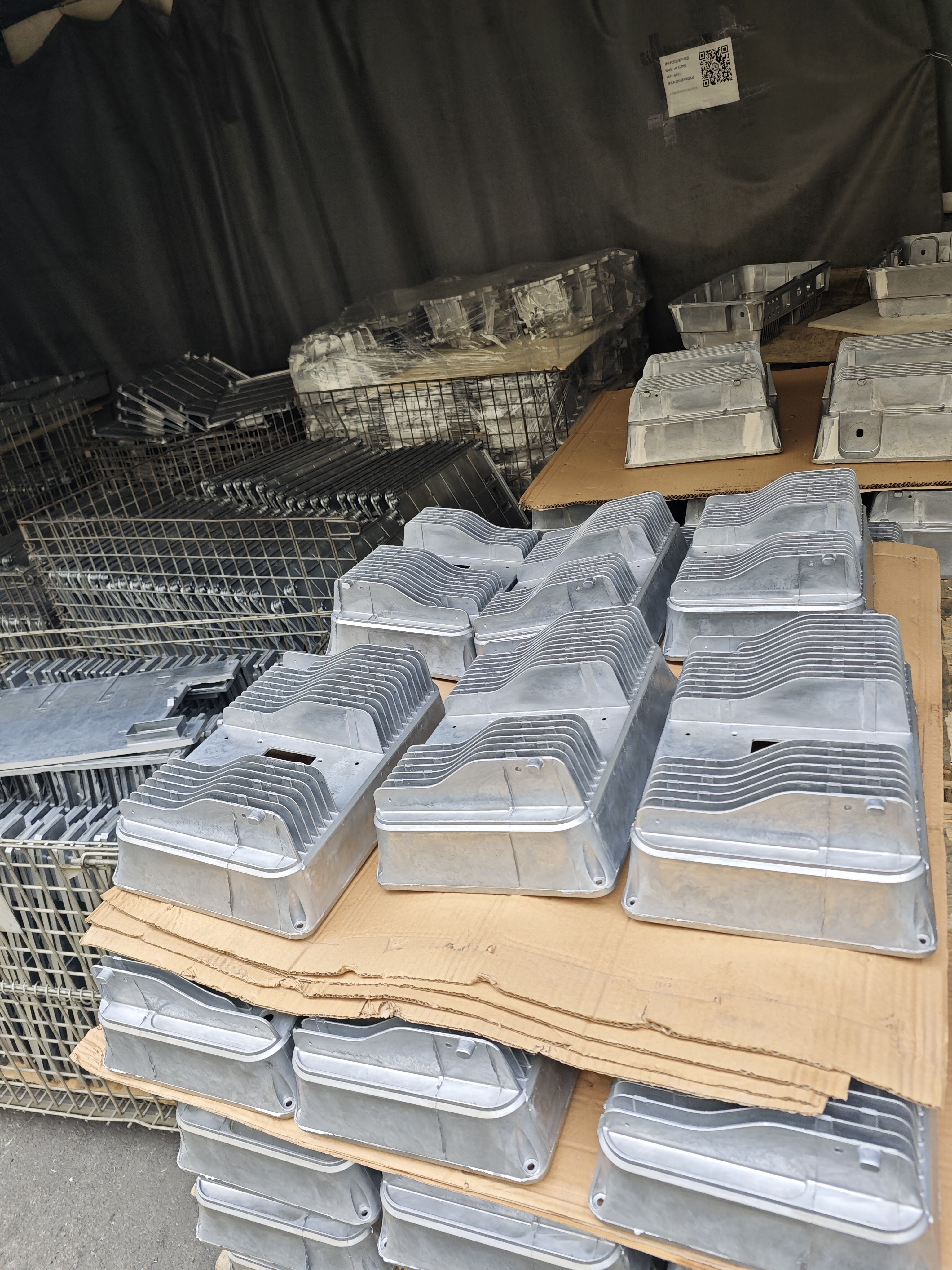 မျိုးစိတ်များစွာသော အလြiminium alloy die-casting ထုတ်ကုန်များ custom ထုတ်လုပ်မှု၊ ဘောင်းချို့ရှိ quality အမြင့်ဆုံး custom ကူးယူသော factory