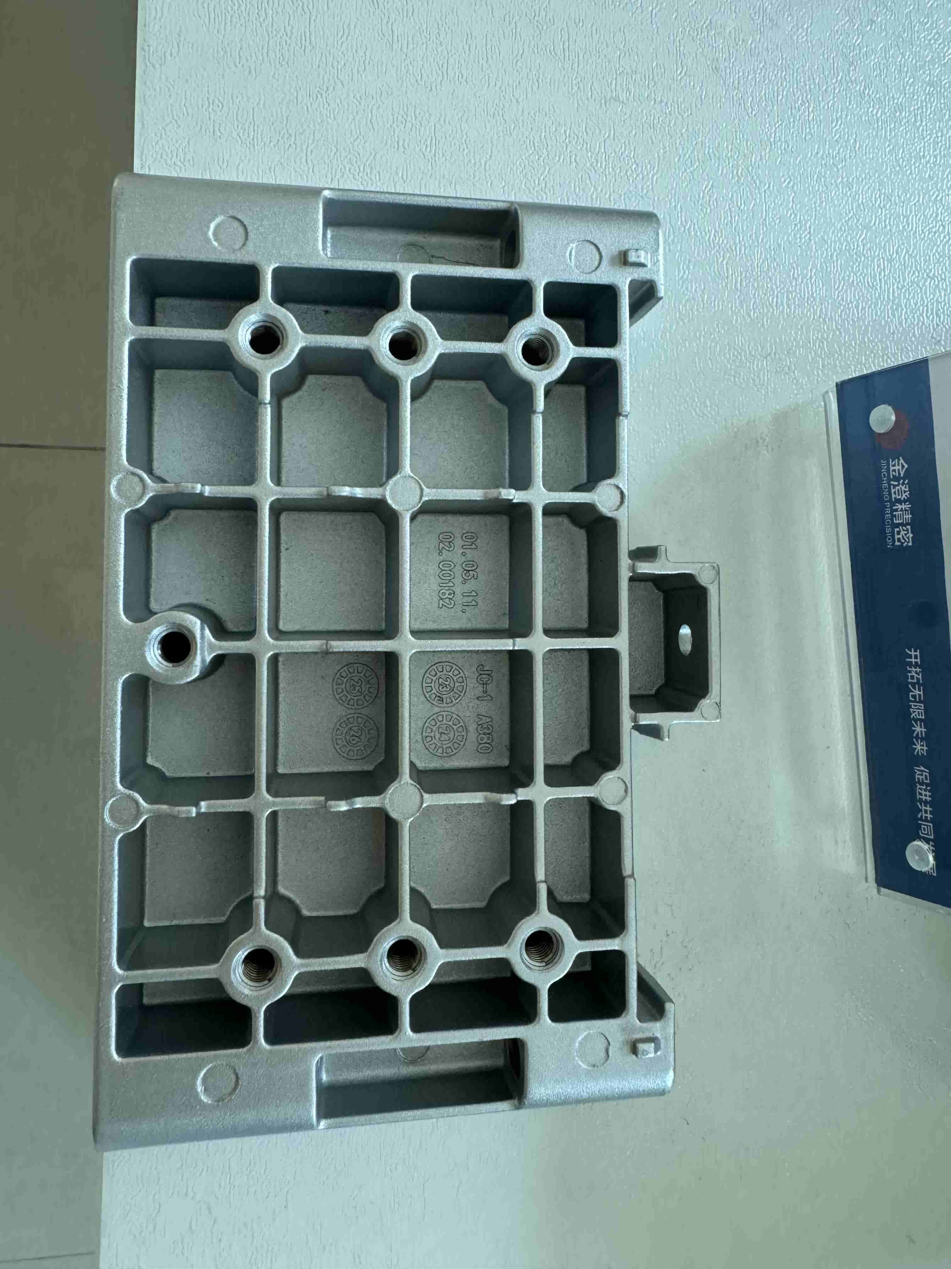 Aluminum alloy die casting product customization New energy battery end plate shell customization