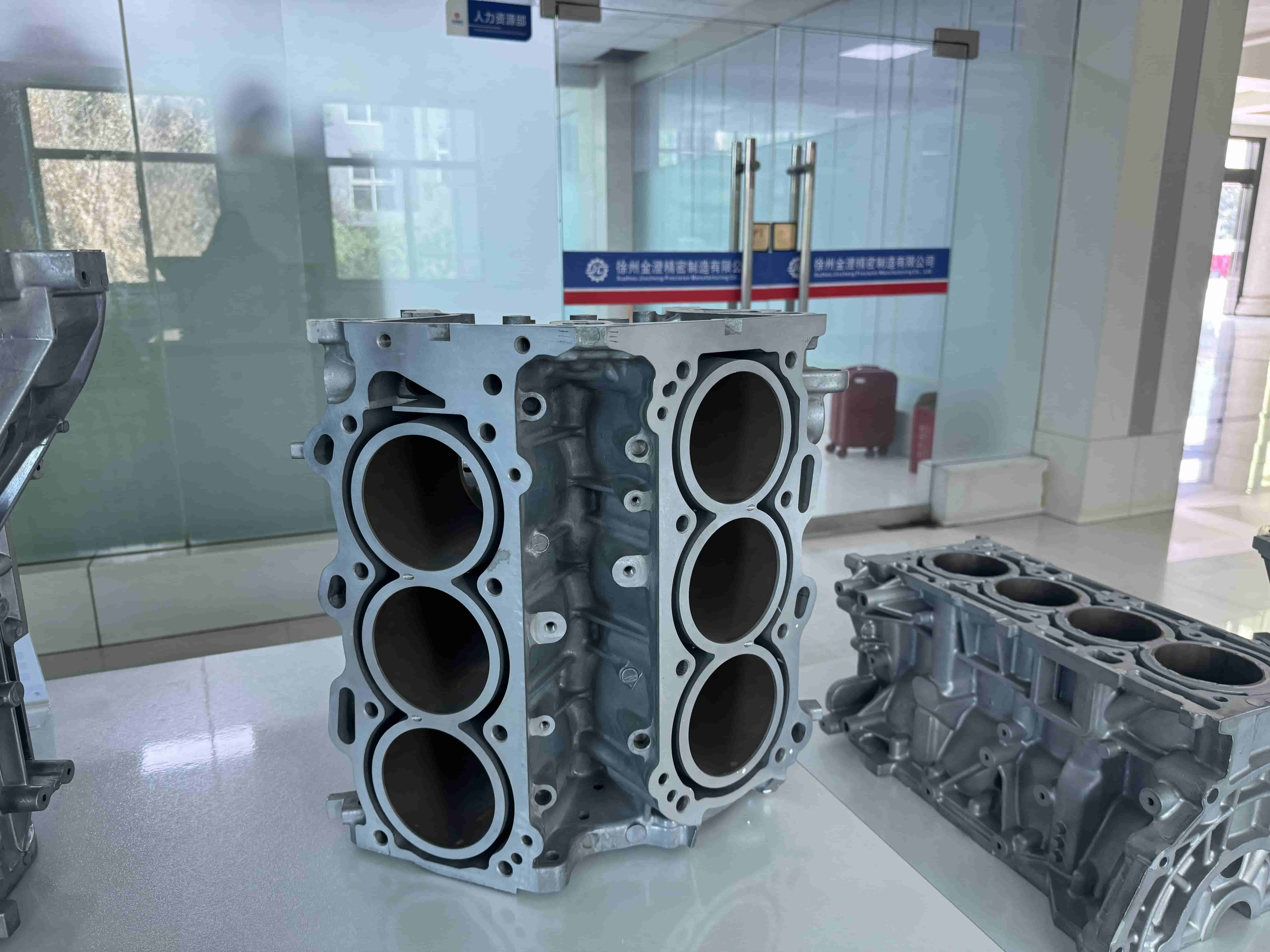 V6 Engine Cylinder Block Shell Custom Aluminum Die Casting Products CNC Machining Processes