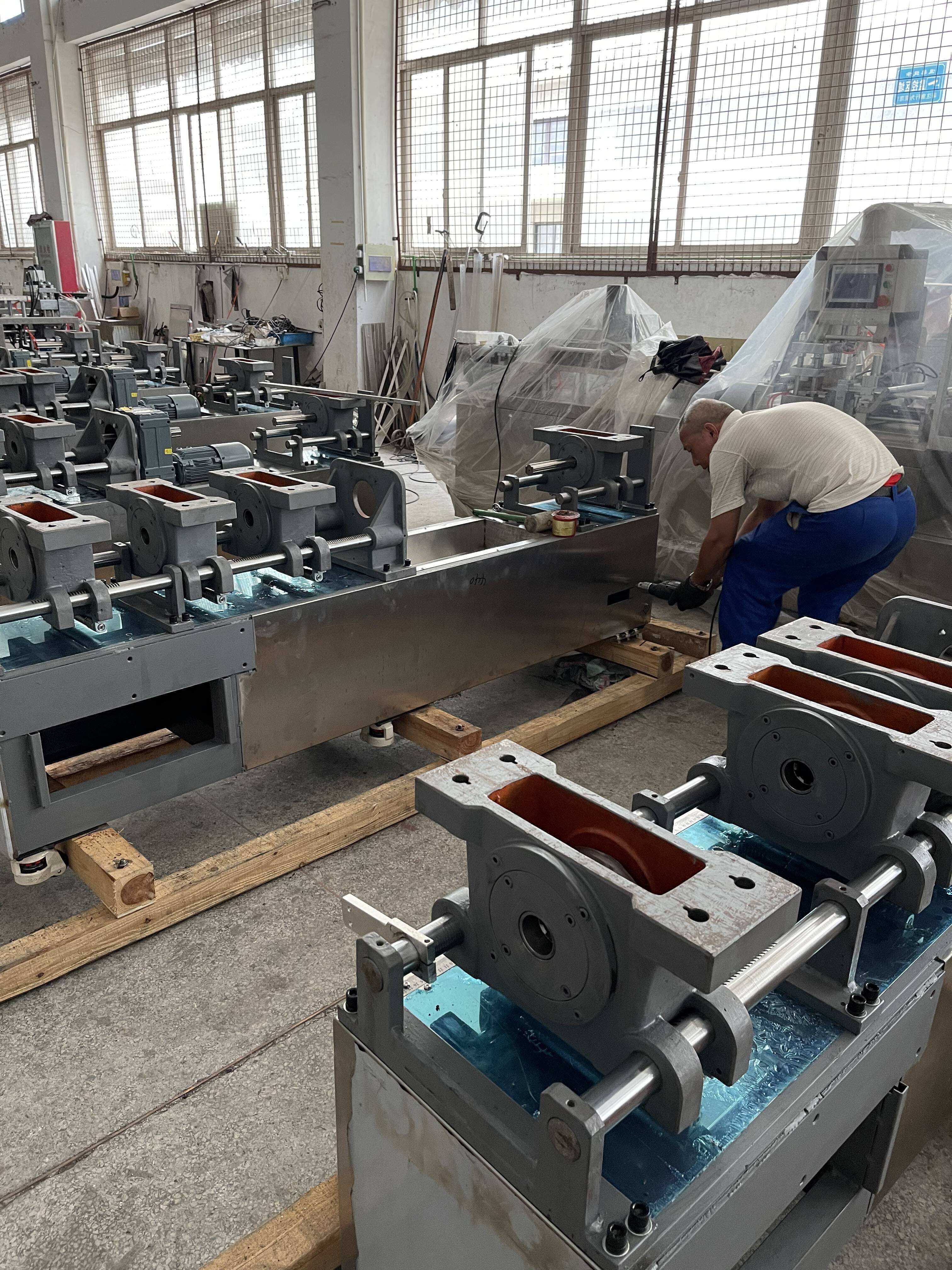 product best price semiautomatic labeling machine aluminum alloy table top round bottles labeling machine with auto round product-9