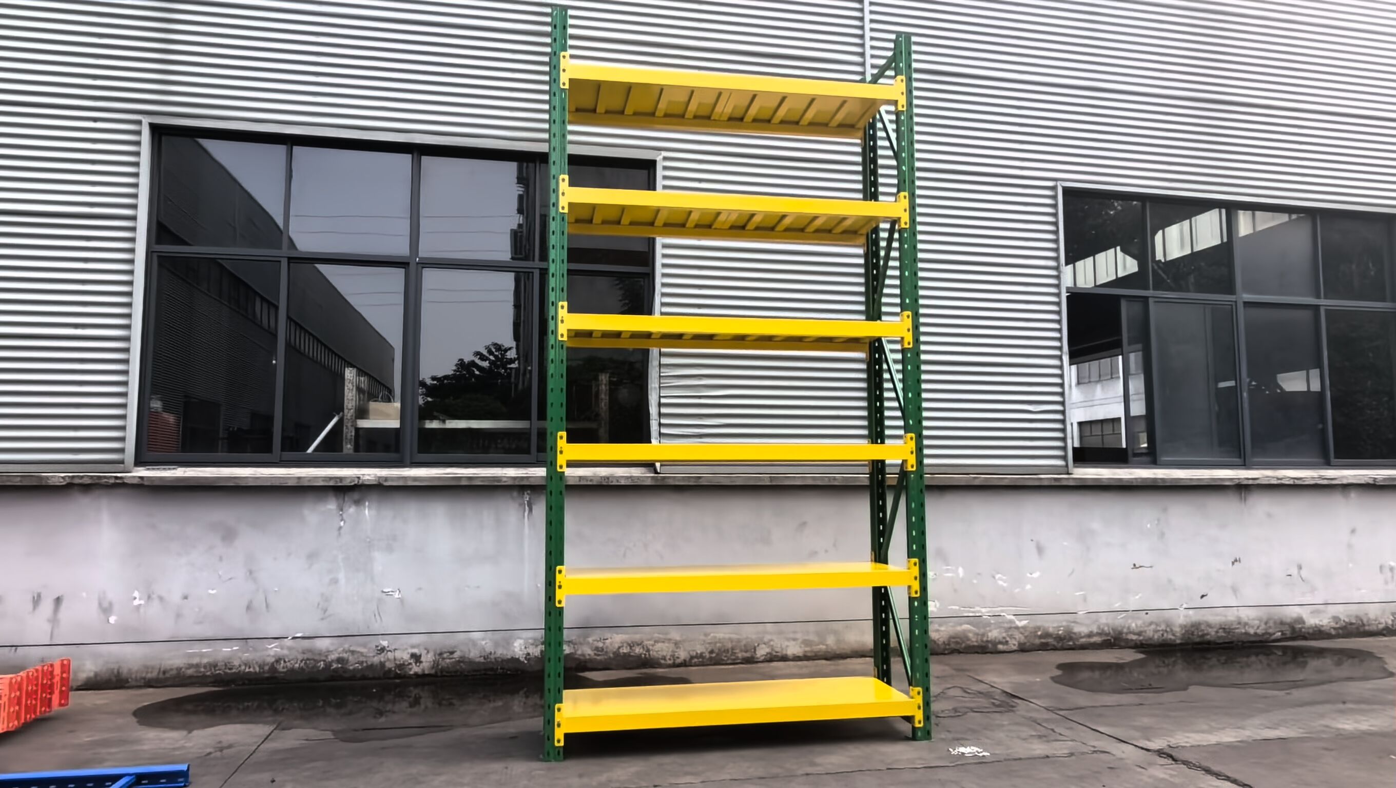 تركيب رف أصفر-أخضر