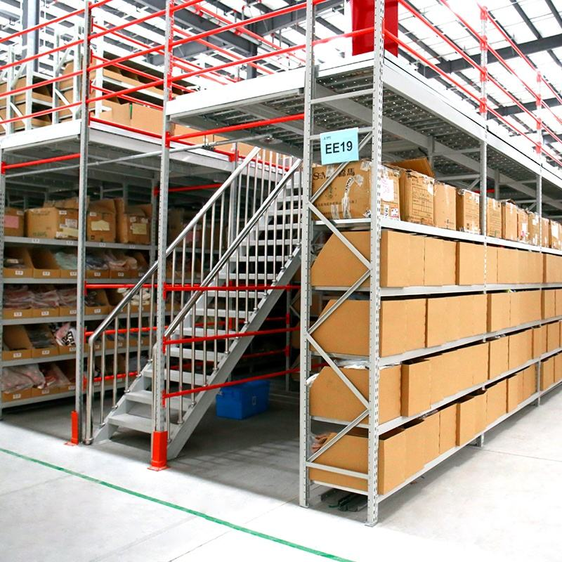 Cómo Maximizar el Espacio Vertical con Sistemas de Estantes Mezzanine