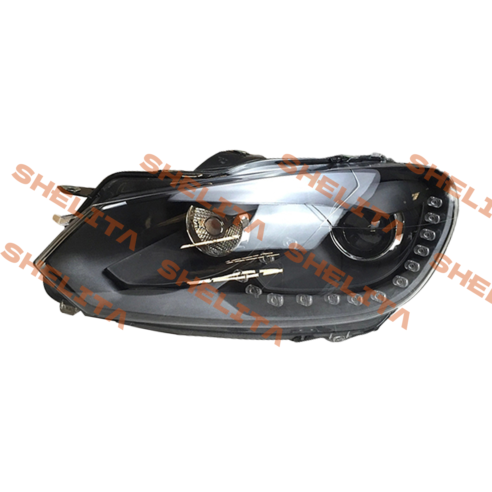 جودة فائقة ودقة في قطع مصابيح مرسيدس بنز الخلفية